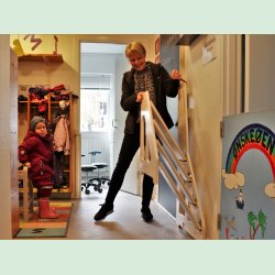 Vghngt pkldningsskammel til vuggestue