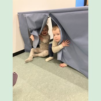 Bordtelt til v�gh�ngt bord. 80x140x72