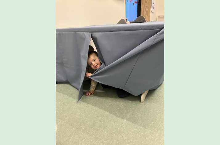 Bordtelt til v�gh�ngt bord str. 70x140x72