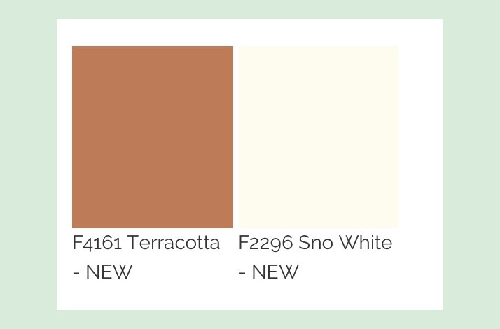 Frigg stabelbar stol med ryg og armln 33cm.