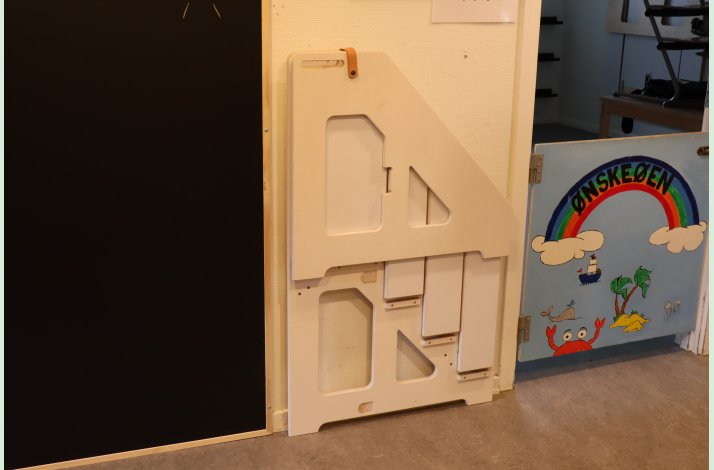 Vghngt pkldningsskammel til vuggestue